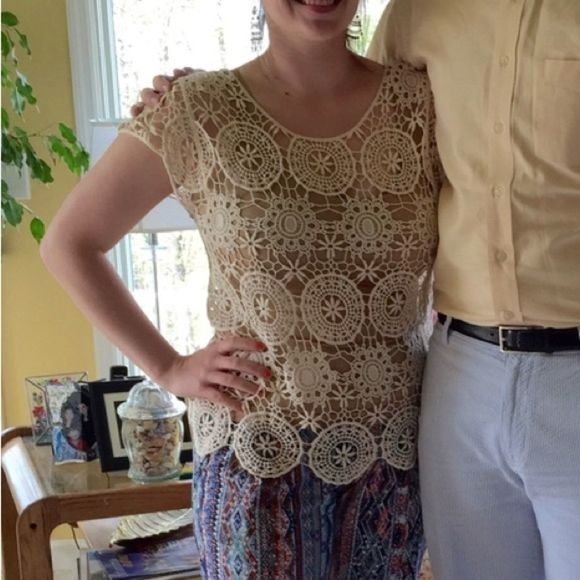 New Directions 100% cotton floral lace top or beach cover size M - Picture 2 of 6